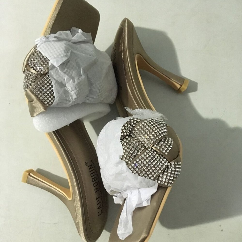 NWT CAPE ROBBIN REWIND SATIN NUDE RHINESTONE HEELS 5.5 - Picture 10 of 16